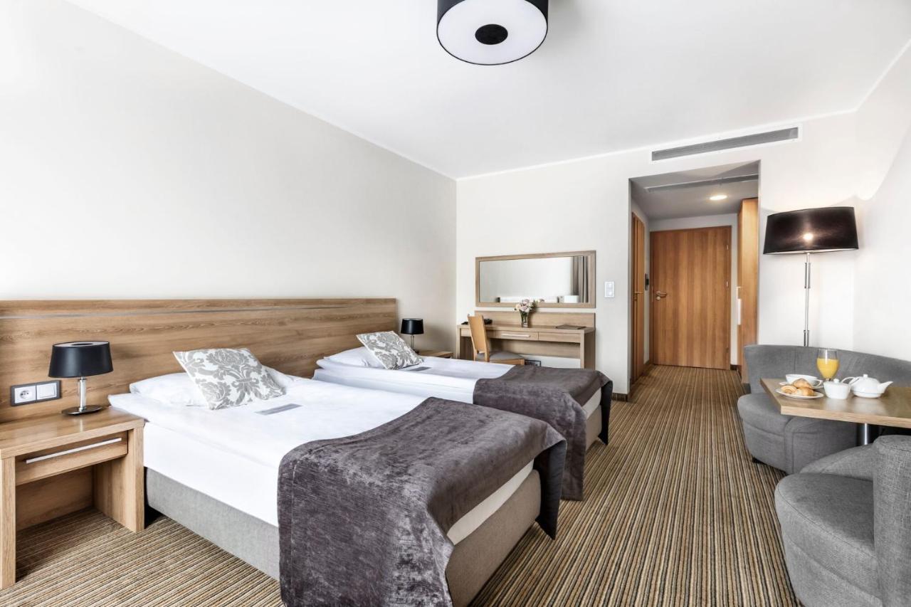 Mercure Wiazowna Brant Buitenkant foto